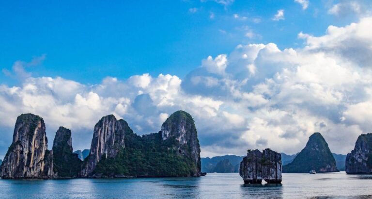 From Hanoi: Halong Bay Day Trip With Lunch and Transfers