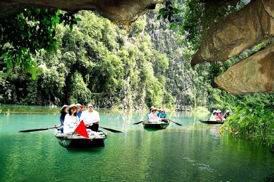 From Hanoi: Perfume Pagoda Tour and Yen Stream Boat Ride