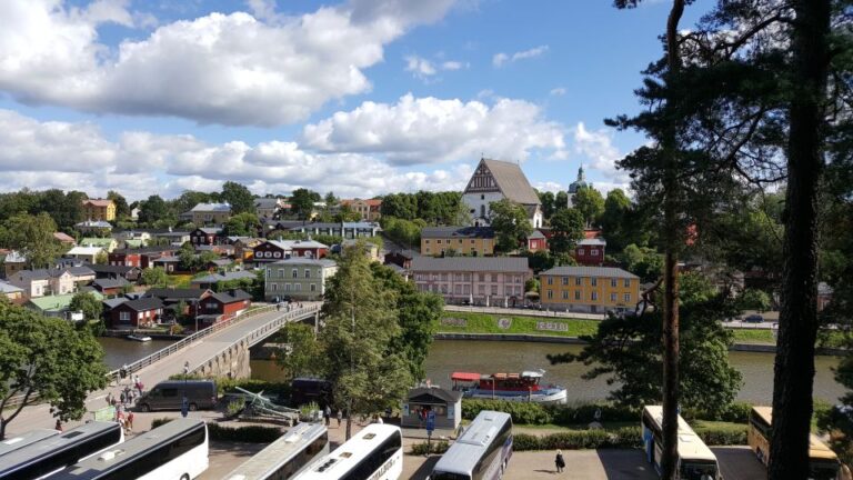From Helsinki: Porvoo Guided Day Trip With Transportation