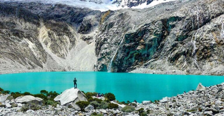 From Huaraz Live an Adventure Between Mountains and Lakes