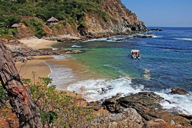From Huatulco: Zipolite Adult Beach Day Trip