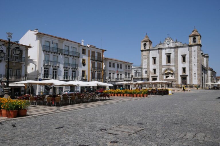 From Lisbon: Private Customized Small-Group Tour to Evora