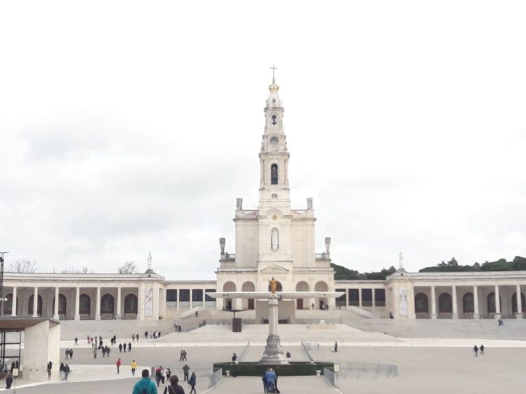 From Lisbon: Private Half-Day Fátima Tour