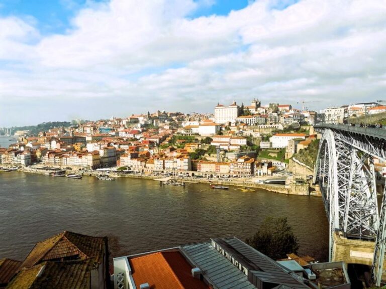 From Lisbon to Porto With 2 Stop in the Way Private Tour