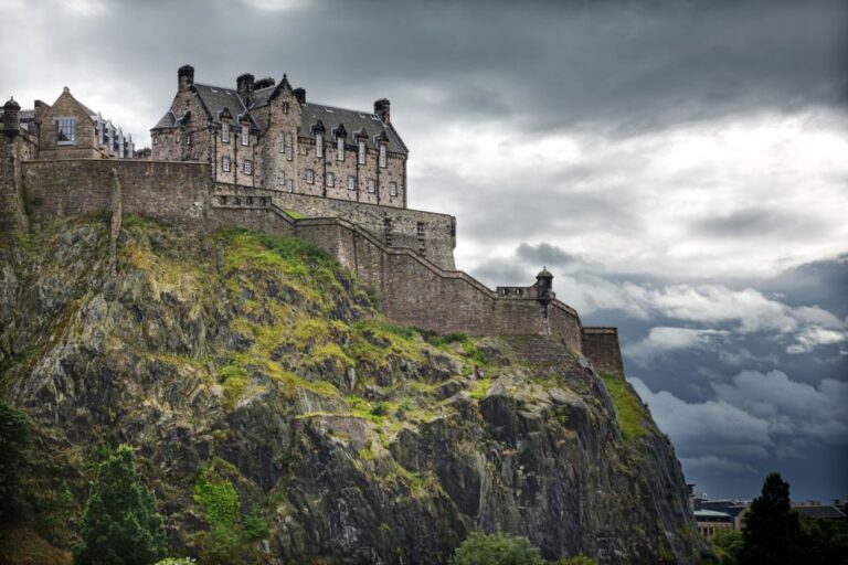 From London: Day Trip to Edinburgh by Rail With Castle Entry