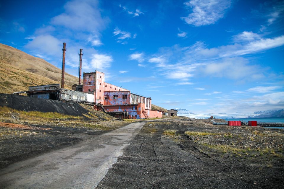 1 from longyearbyen pyramiden private photo tour w transfer From Longyearbyen: Pyramiden Private Photo Tour W/ Transfer
