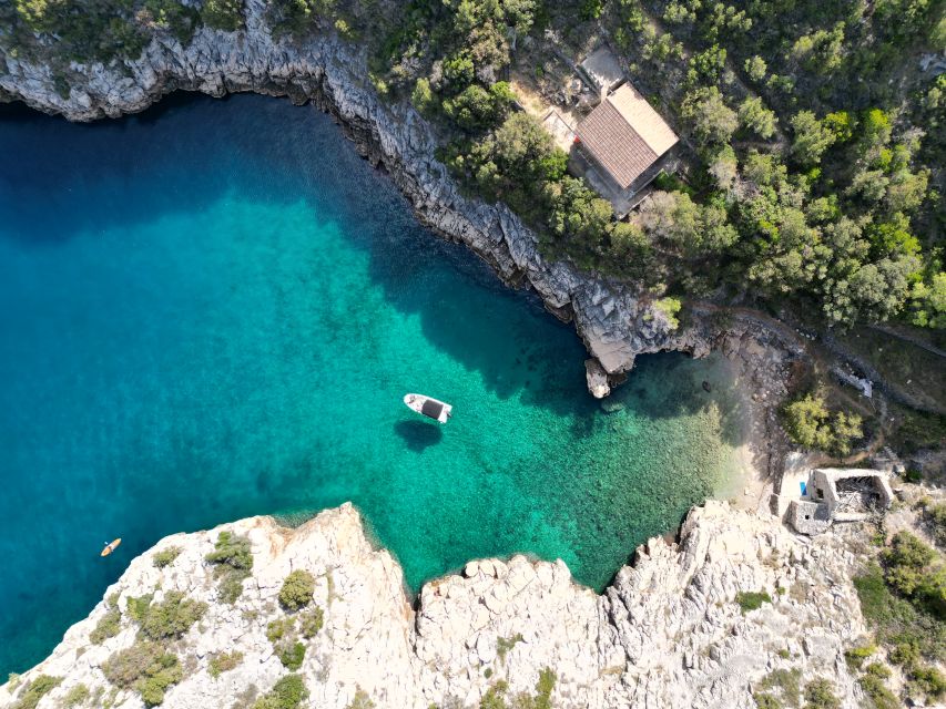 1 from makarska hvar island north shore speedboat tour From Makarska: Hvar Island North Shore Speedboat Tour