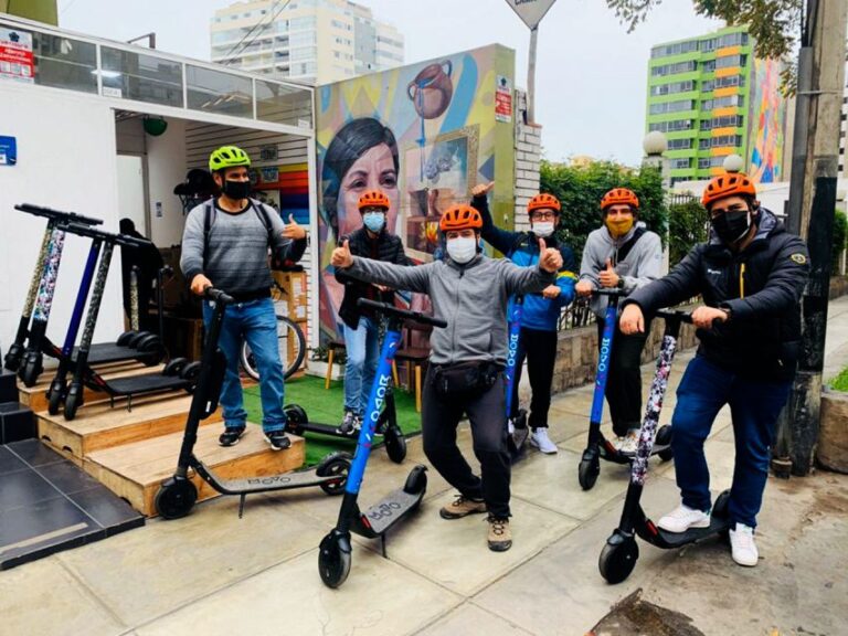 From Miraflores: Round-Trip E-Scooter Tour to Barranco