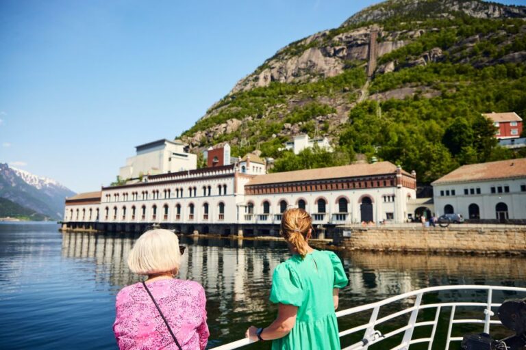 From Odda: Hardangerfjord Cruise With a Visit in Naa