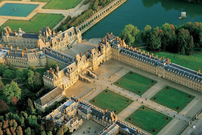 1 from paris chateau de fontainebleau and vaux le vicomte From Paris: Château De Fontainebleau and Vaux-Le-Vicomte