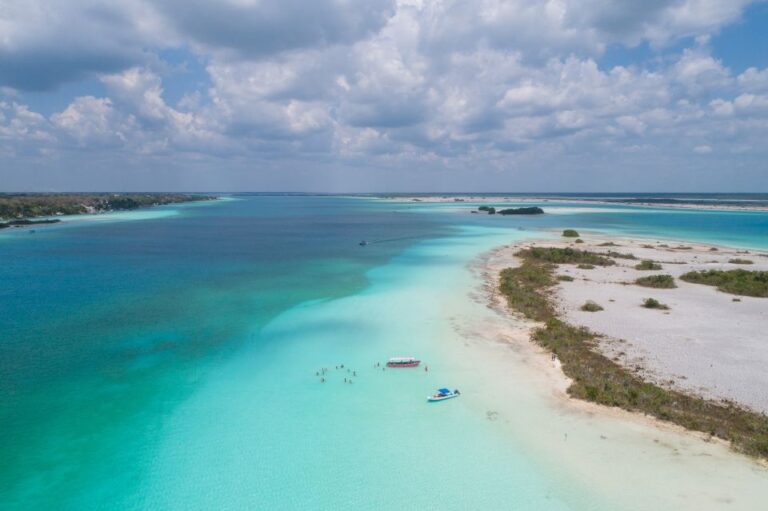 From Playa Del Carmen: Bacalar and Lake Tour With Lunch