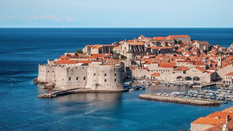 From Split: Private Guided Day Trip to Dubrovnik & Srđ Hill