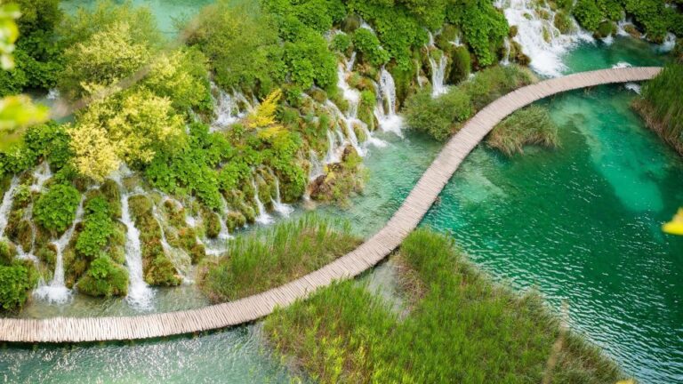 From Split: Private Plitvice Lakes and Zadar Tour With Lunch