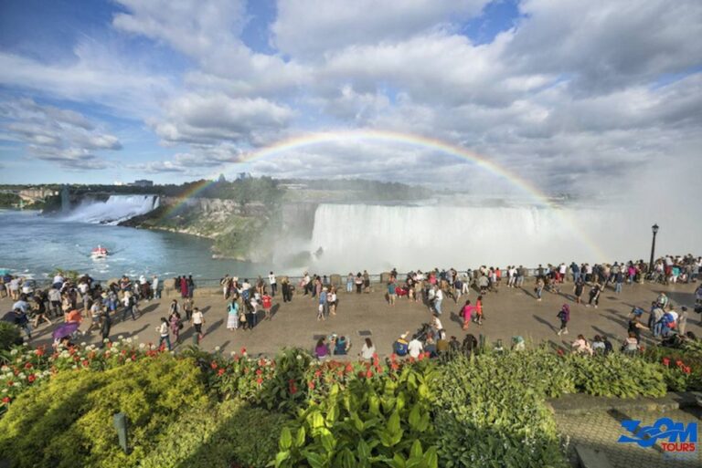 From Toronto: Niagara Falls Day Tour With Boat Cruise