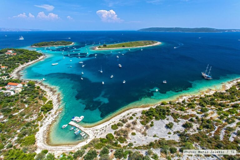From Trogir & Marina: Blue Lagoon & 3 Islands Half-Day Tour