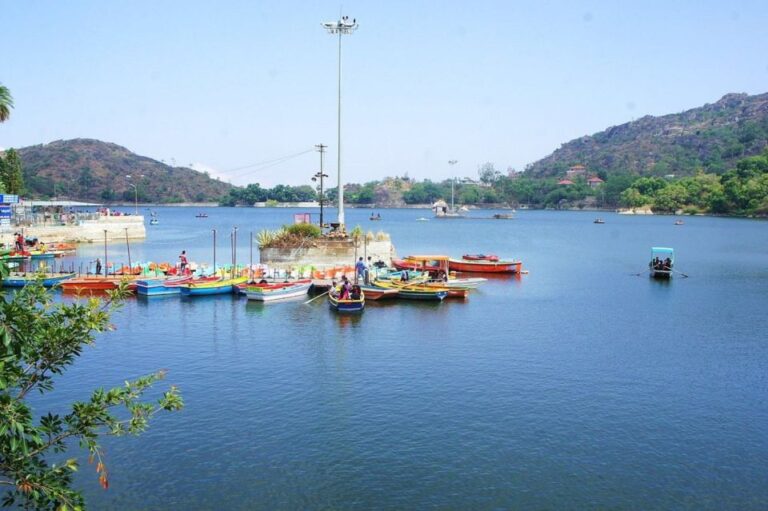 From Udaipur : Private Transfer To Mount Abu