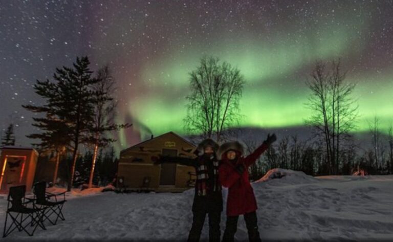 From Yellowknife: Aurora Borealis Tour With Cozy Cabin Base