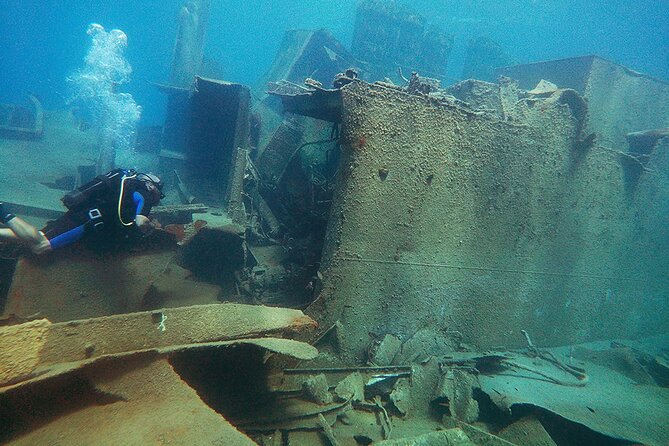 Full-Day Byron Shipwreck Dive for Certified Divers With Lunch