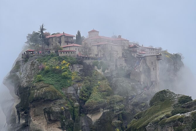 Full Day Guided Tour to Meteora Starting From Volos