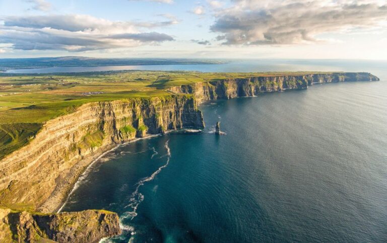 Full Day Private Tour Cliffs of Moher and Bunratty Castle