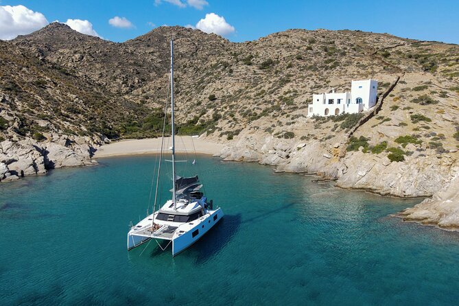 Full-Day Private Tour in Santorini by Luxury Catamaran - Catamaran Features