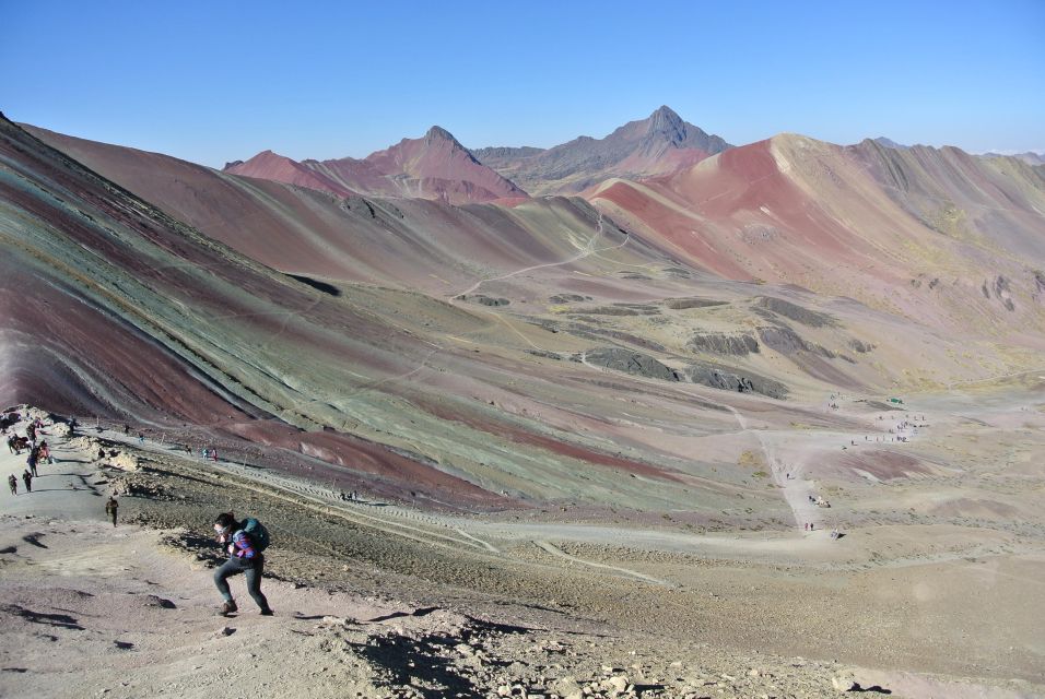 1 full day rainbow mountain and red valley private service Full Day Rainbow Mountain and Red Valley – Private Service