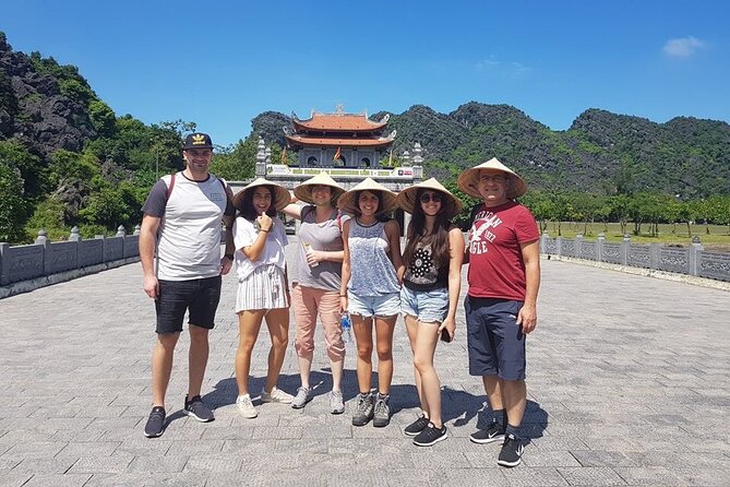 Full-Day Tour Hoa Lu, Tam Coc Boat Trip and Mua Cave