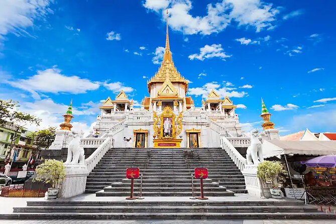 Full Day Tour in Chiang Rai White Temple and Golden Triangle