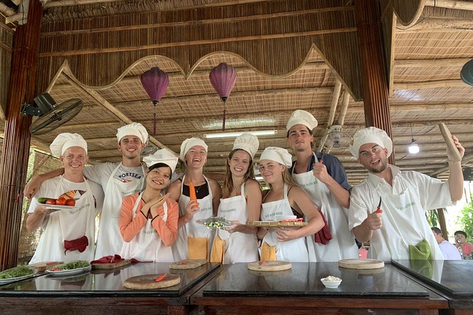 Full Experience Tour: Cooking Class & Basket Boat at Eco-Village