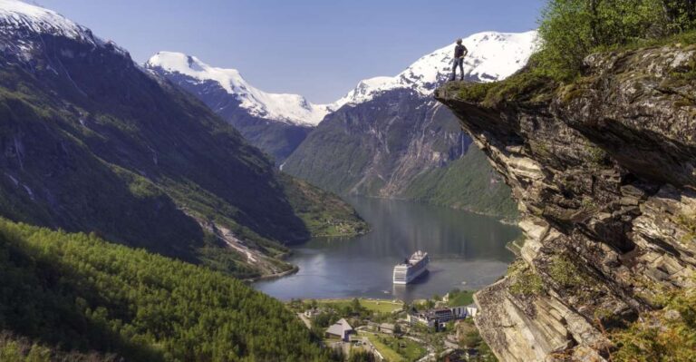 Geiranger: Bus Tour With Multilingual Audio Guide