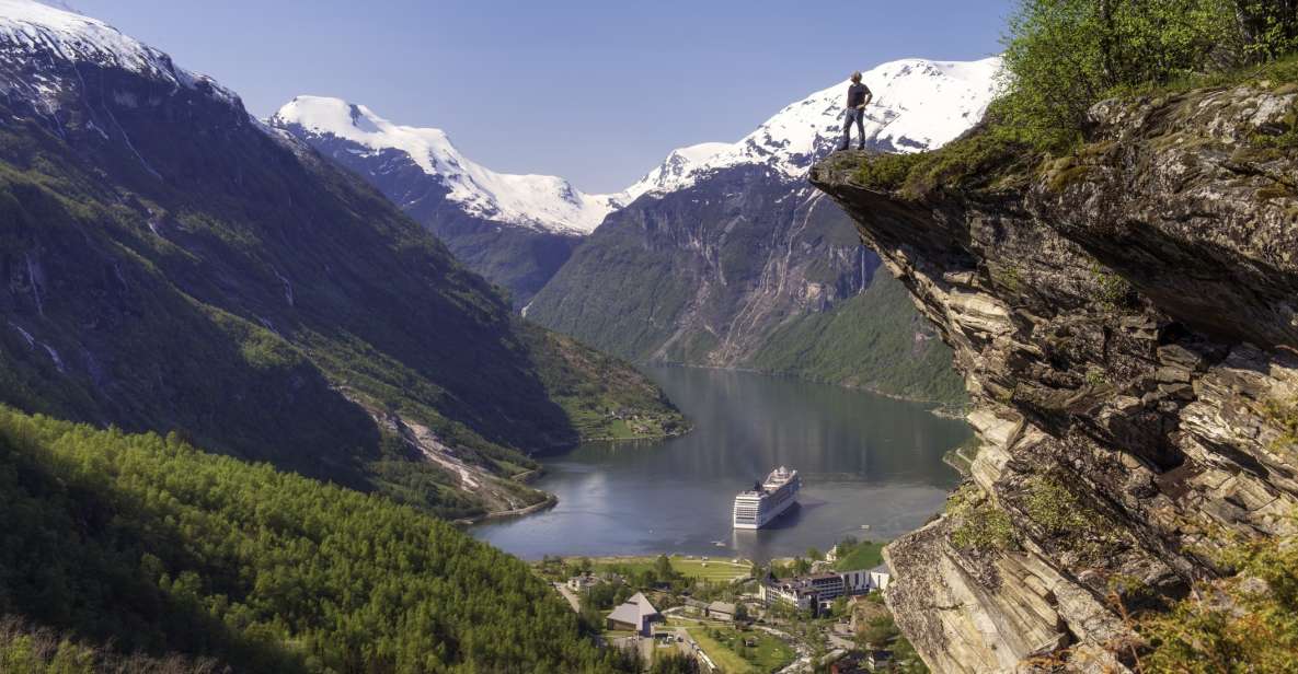 1 geiranger bus tour with multilingual audio guide Geiranger: Bus Tour With Multilingual Audio Guide