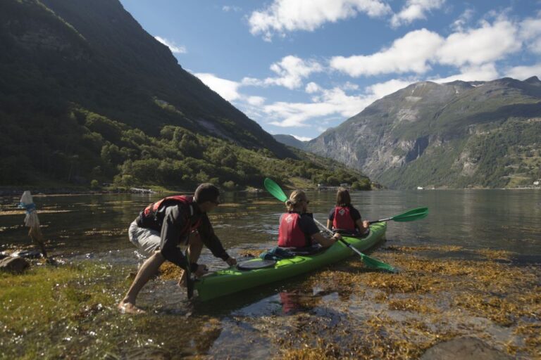 Geiranger: Guided Kayak Tour in Geiranger Fjord