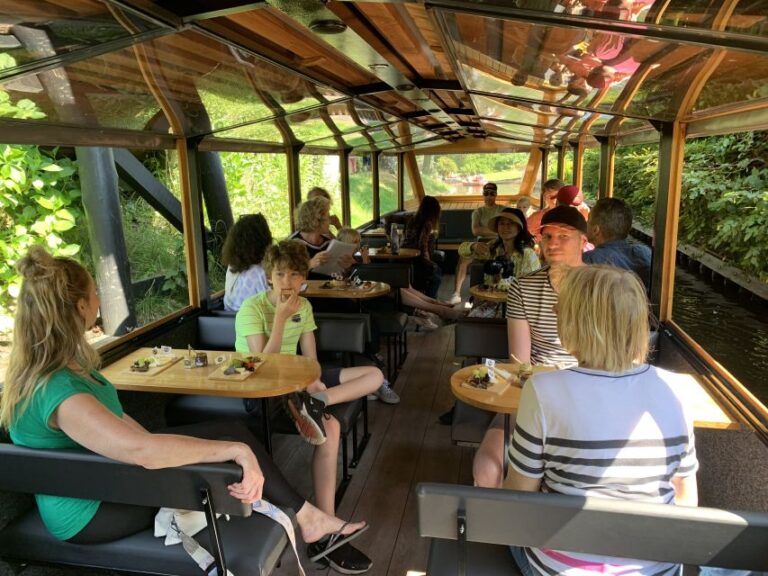 Giethoorn: Sightseeing Boat Tour