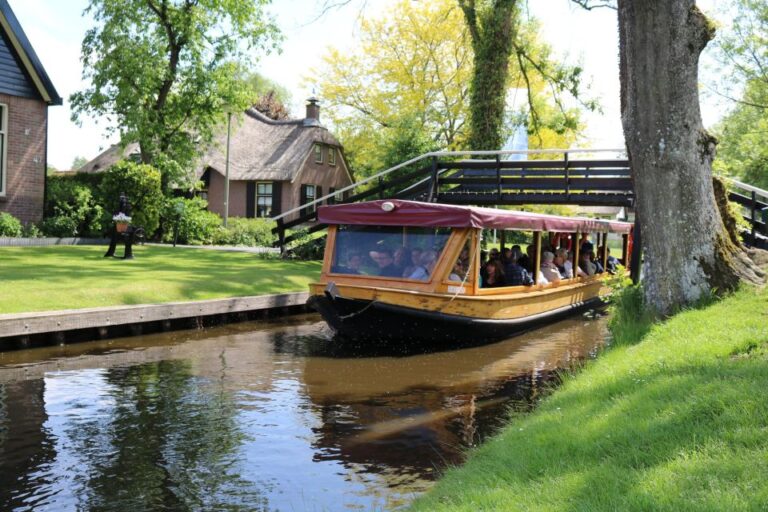 Giethoorn: Village & National Park Canal Cruise With Coffee
