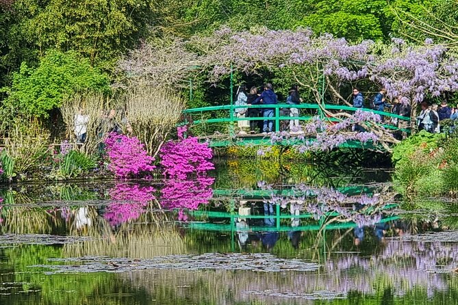 Giverny Monets House & Honfleur Private Day Tour (Van & Guide)