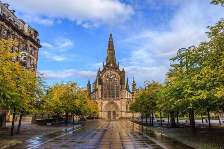 Glasgow Family Delight: A Fun-filled Discovery Walk