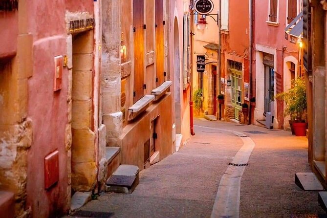 Gordes, Roussillon & Fontaine De Vaucluse - Fontaine De Vaucluse: Source of Inspiration