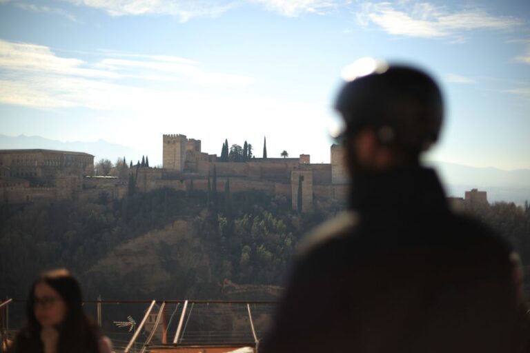 Granada: Albaicin and Sacromonte Electric Bike Tour