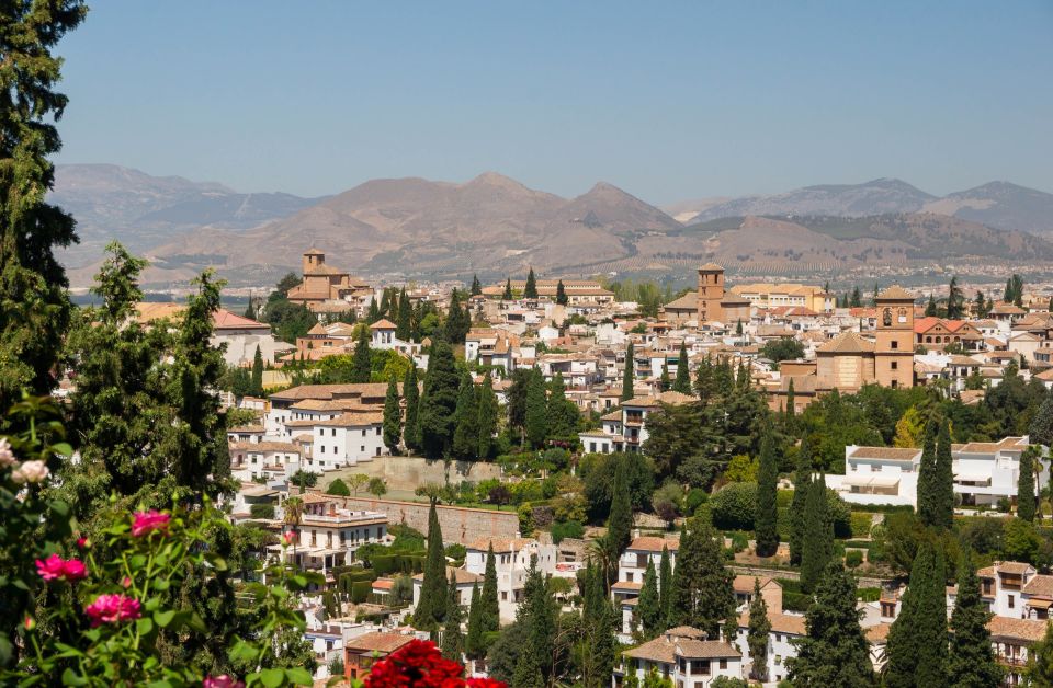 1 granada private fast track alhambra and albaicin tour Granada: Private Fast-Track Alhambra and Albaicin Tour