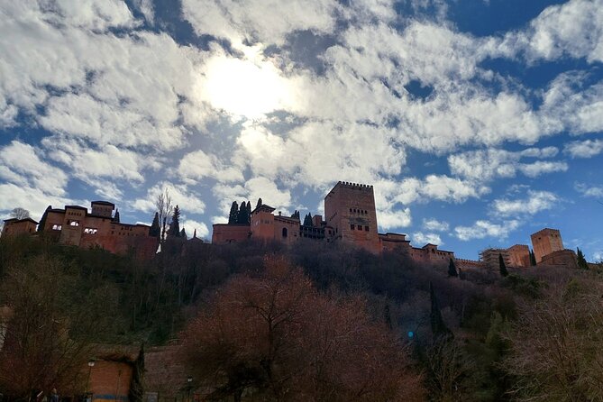Granada Tour in Alhambra Albaicin and Sacromonte