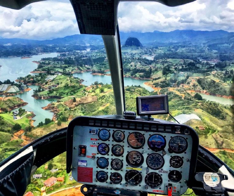 1 guatape helicopter flight over penol rock Guatapé: Helicopter Flight Over Peñol Rock