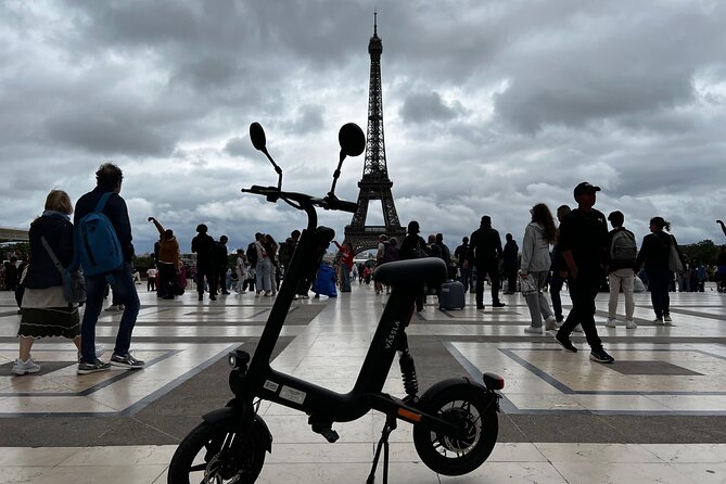 Guided Adventure in Paris by Electric Scooter