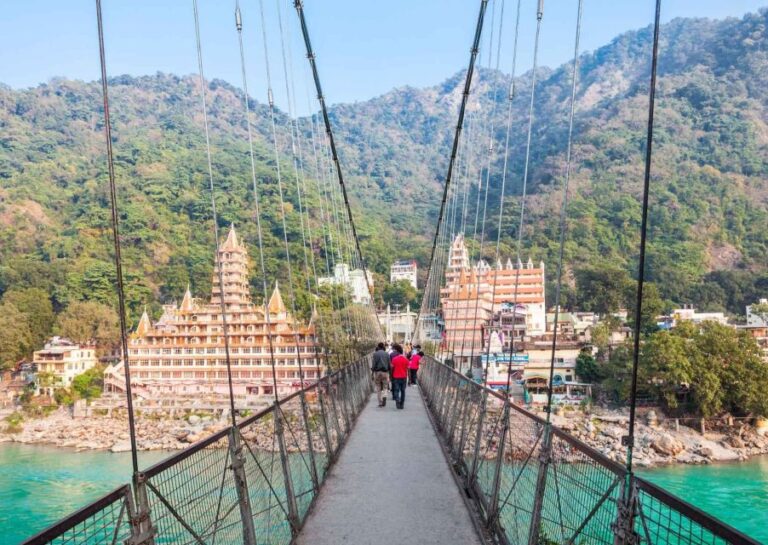 Guided Ashram Tour in Rishikesh With a Local – 2 Hours