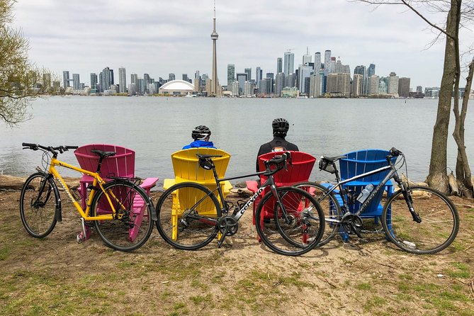 Guided Bicycle Tour – Toronto Waterfront, Island and Distillery