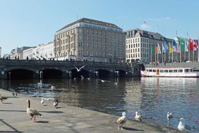 Guided Bus Tour: Hamburg City Highlights