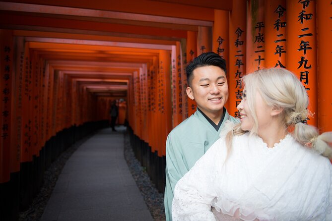 Guided Photoshoot of Fushimi Inari Shrine and Secret Bamboo Grove