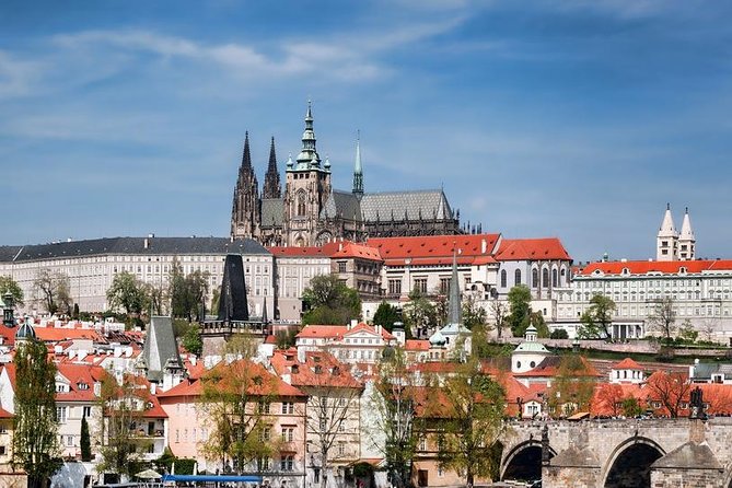 Guided Prague Tour by Bus,Foot,Boat With Snack & Museum Included