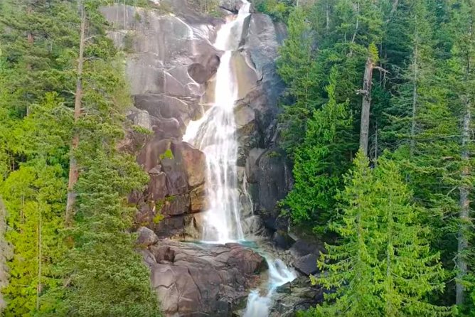 Guided Sightseeing Tour in Vancouver, Shannon Falls and Whistler