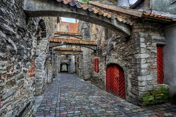 Guided Tallinn Day Tour From Helsinki / Include Hotel Transfers