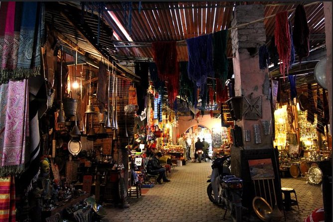 Guided Tour: Secret Garden and the Great Souk of Marrakech.